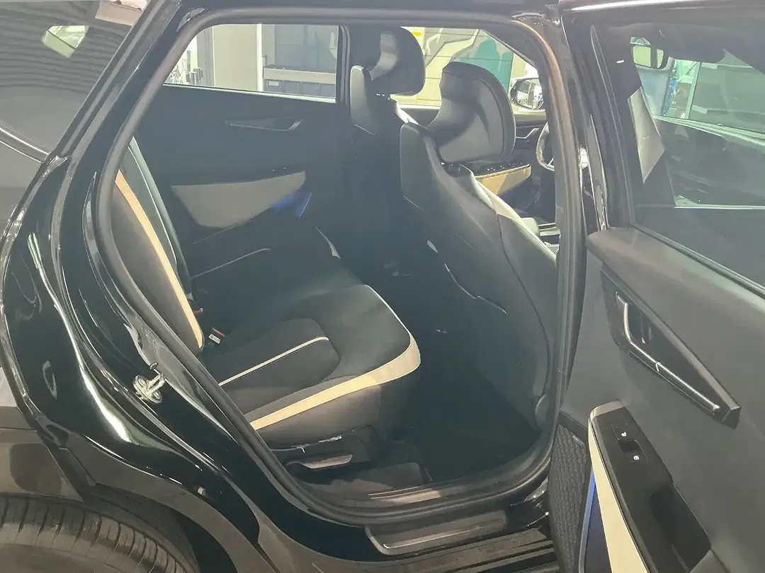 Kia EV6 - Thumbnail 11