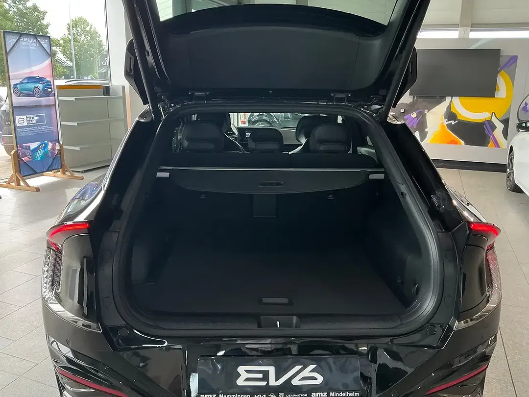 Kia EV6 - Thumbnail 12