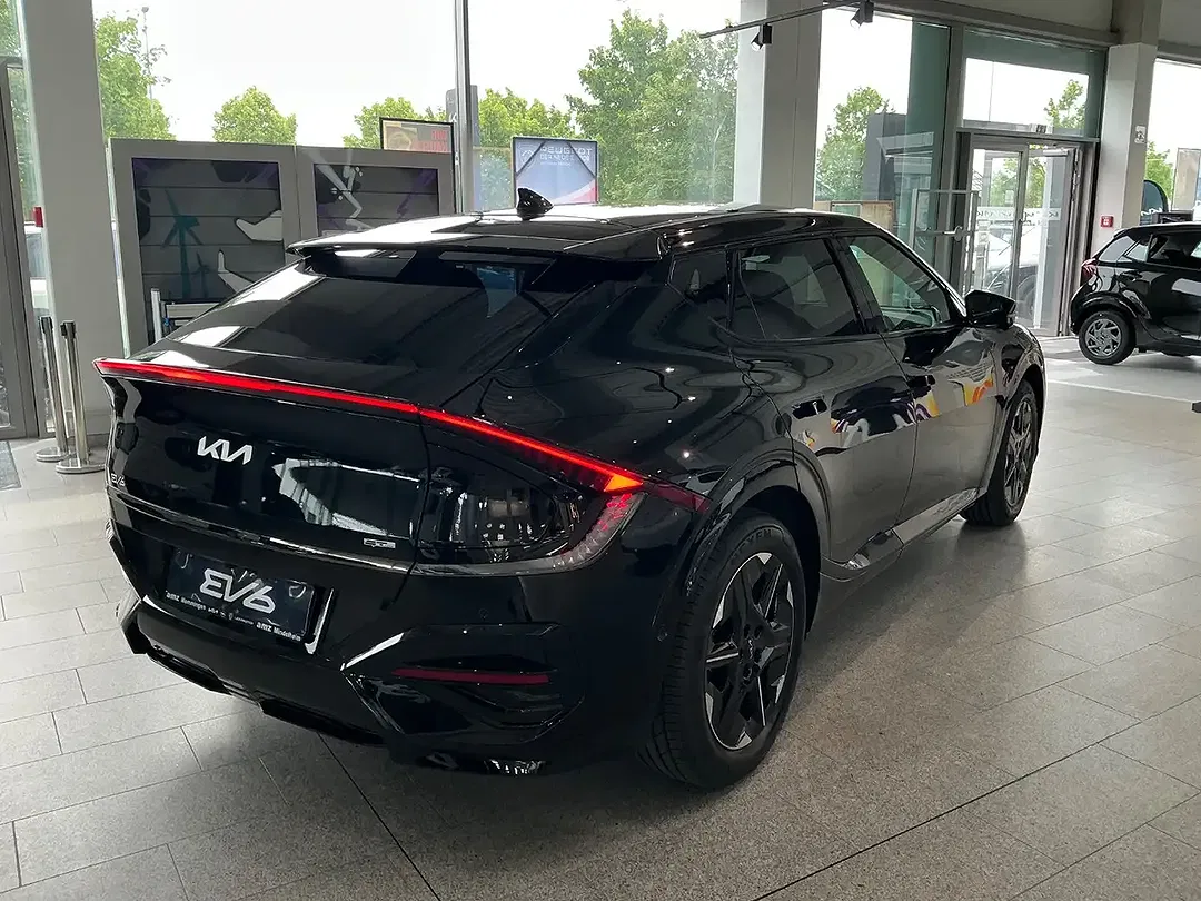 Kia EV6 - Thumbnail 5