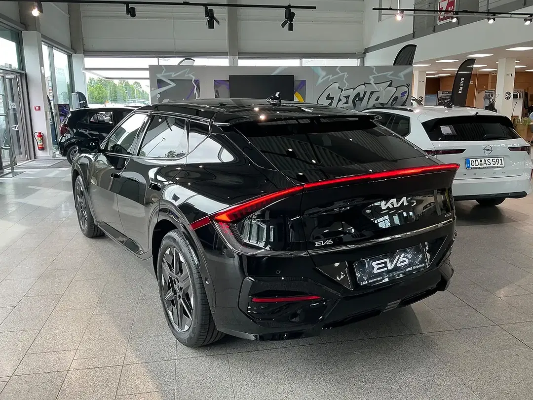 Kia EV6 - Thumbnail 7