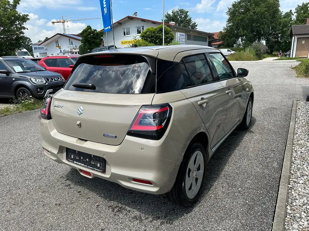 Suzuki Swift - Thumbnail 5