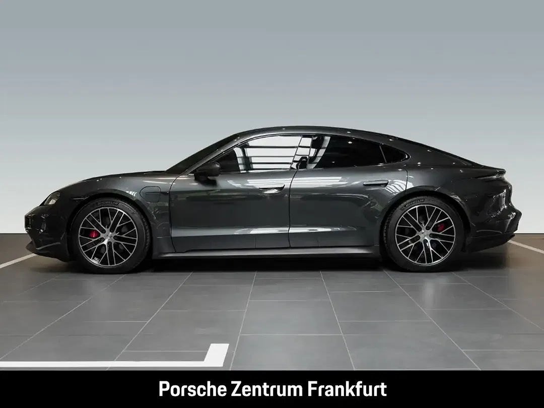 Porsche Taycan - Thumbnail 2
