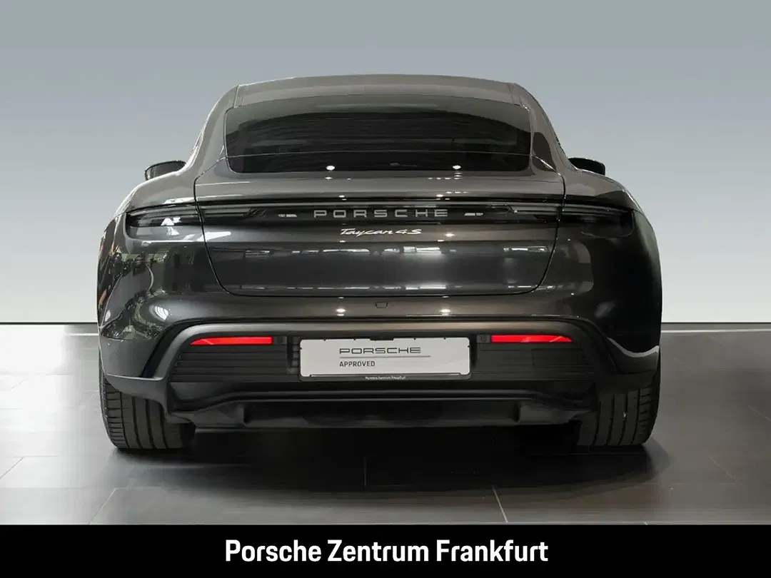 Porsche Taycan - Thumbnail 5