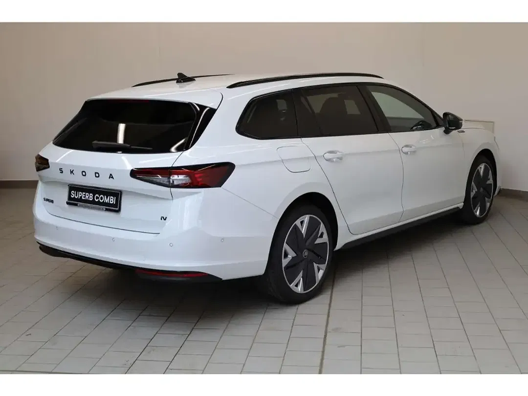 Skoda Superb - Thumbnail 3