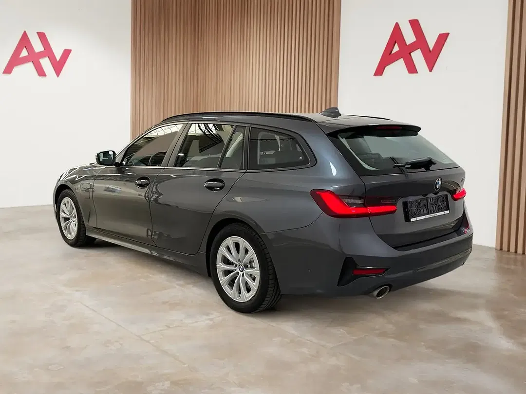 BMW 330 - Thumbnail 10