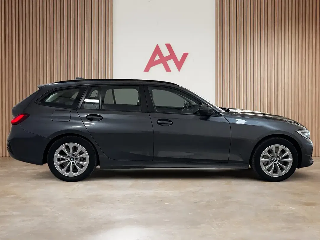 BMW 330 - Thumbnail 5