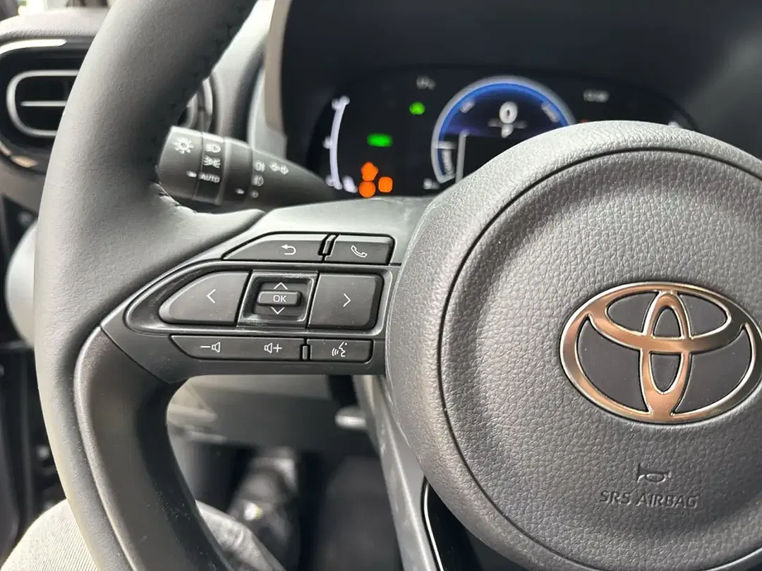 Toyota Yaris - Thumbnail 10