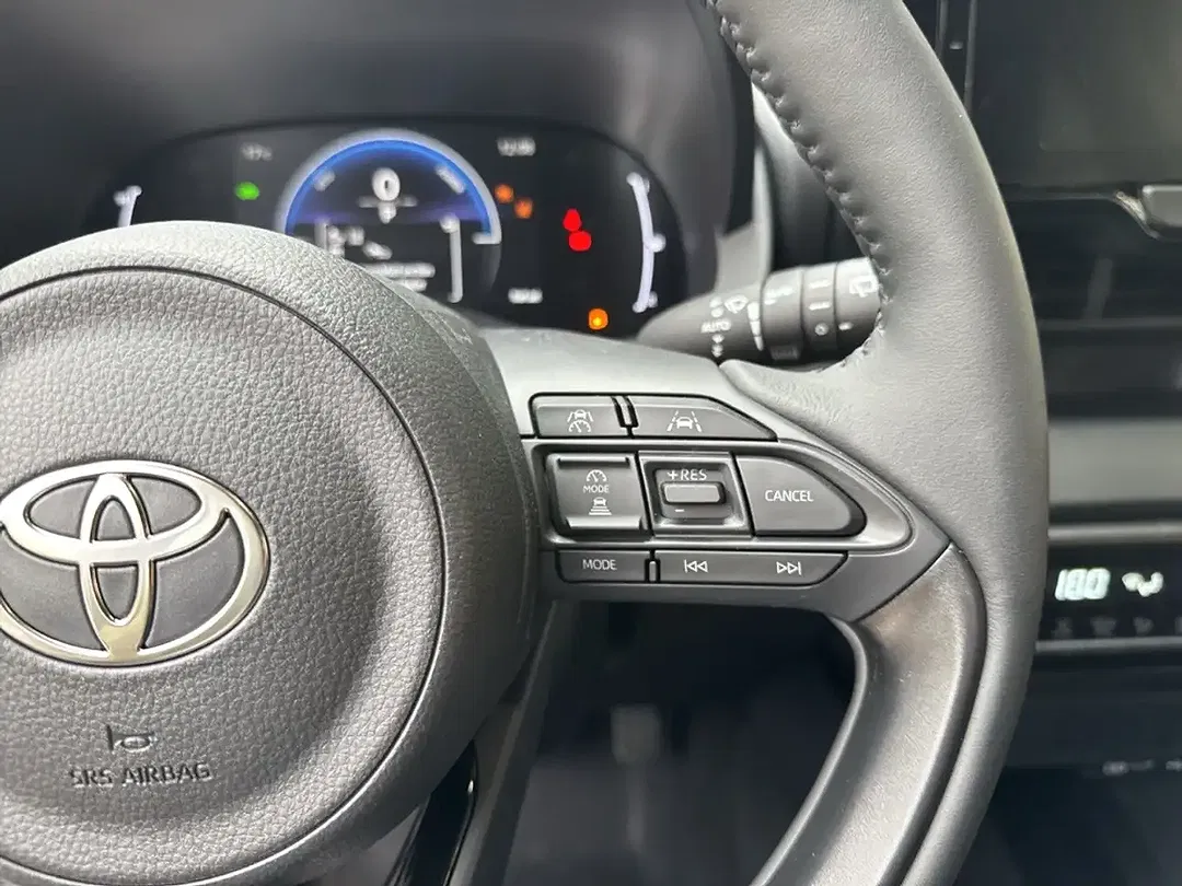 Toyota Yaris - Thumbnail 12