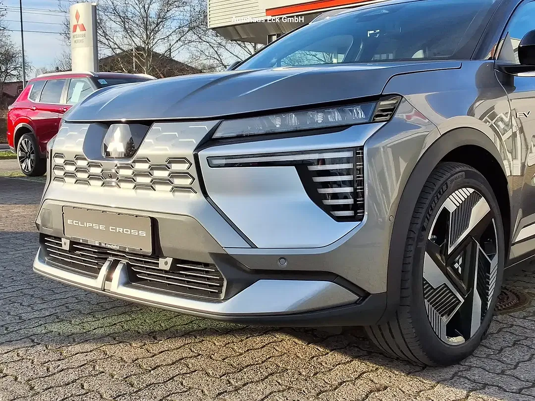 Mitsubishi Eclipse Cross - Thumbnail 4