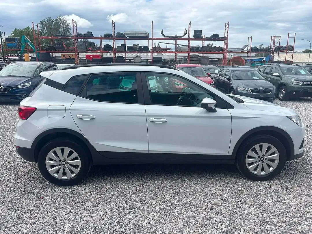 SEAT Arona - Thumbnail 6