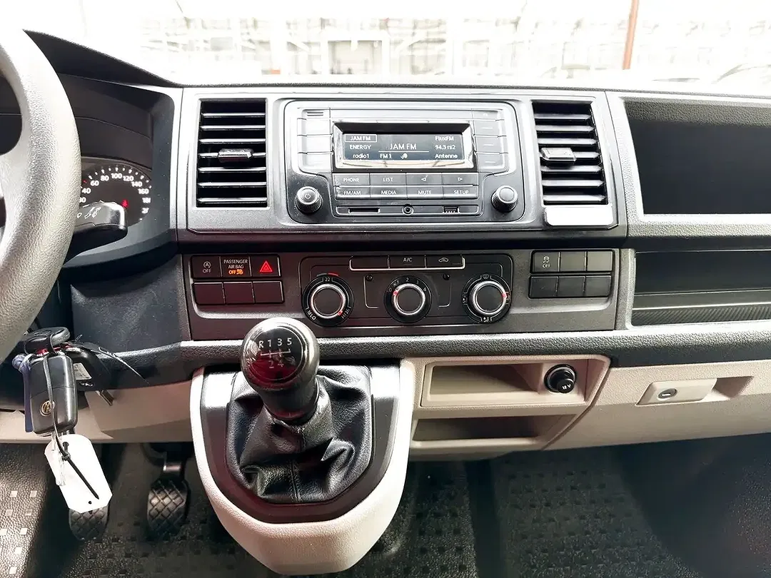 Volkswagen Transporter - Thumbnail 11