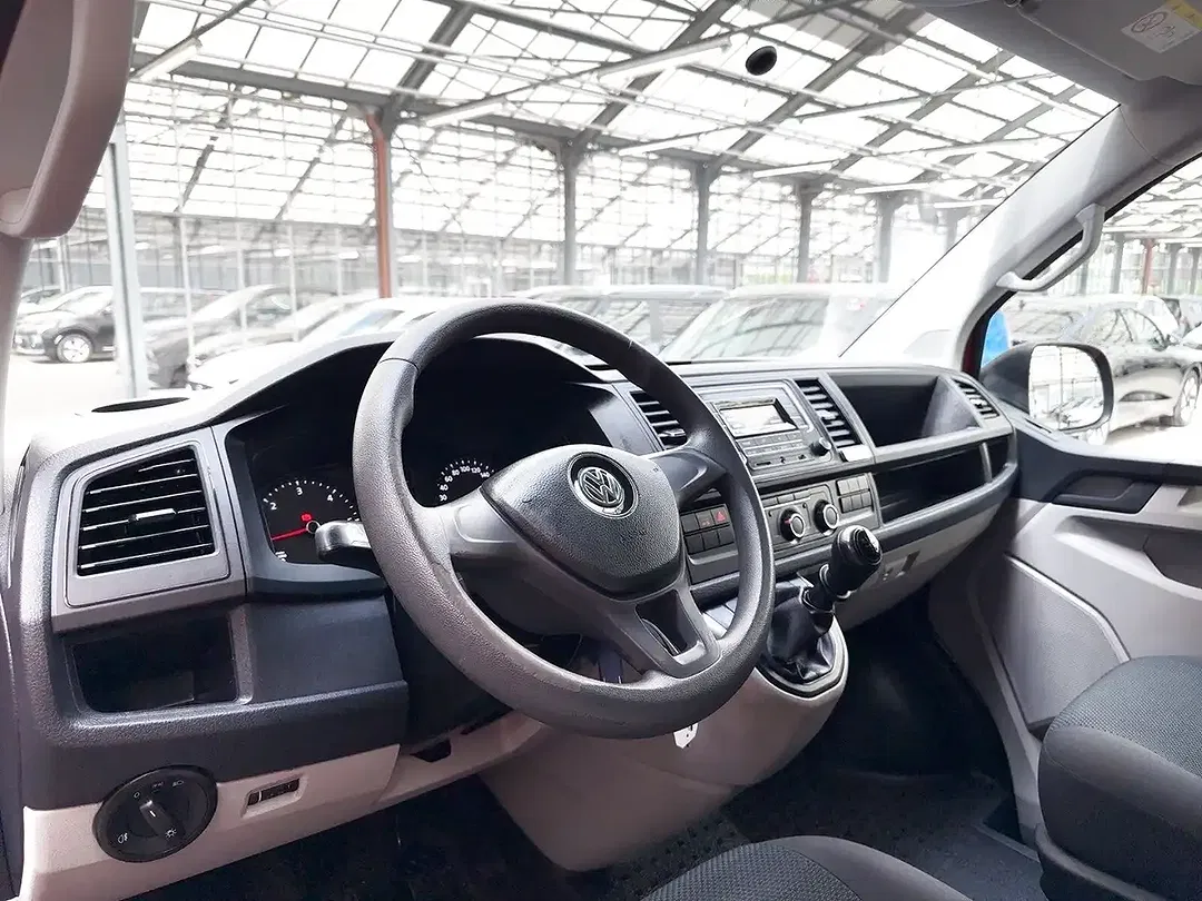 Volkswagen Transporter - Thumbnail 9