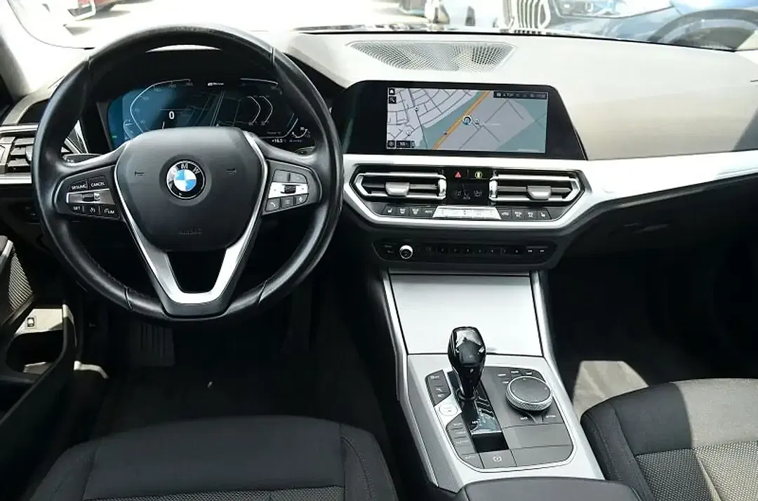 BMW 320 - Thumbnail 10