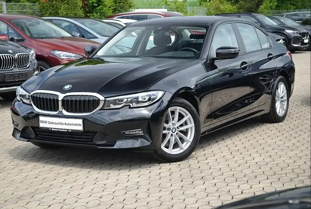 BMW 320 - Thumbnail 1