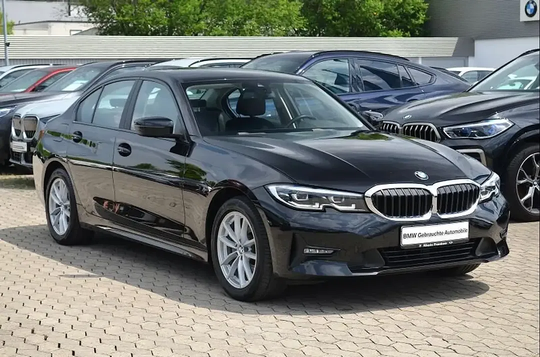 BMW 320 - Thumbnail 3