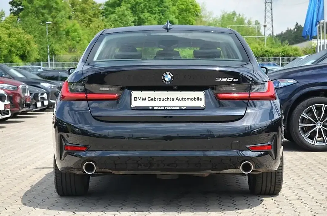 BMW 320 - Thumbnail 5
