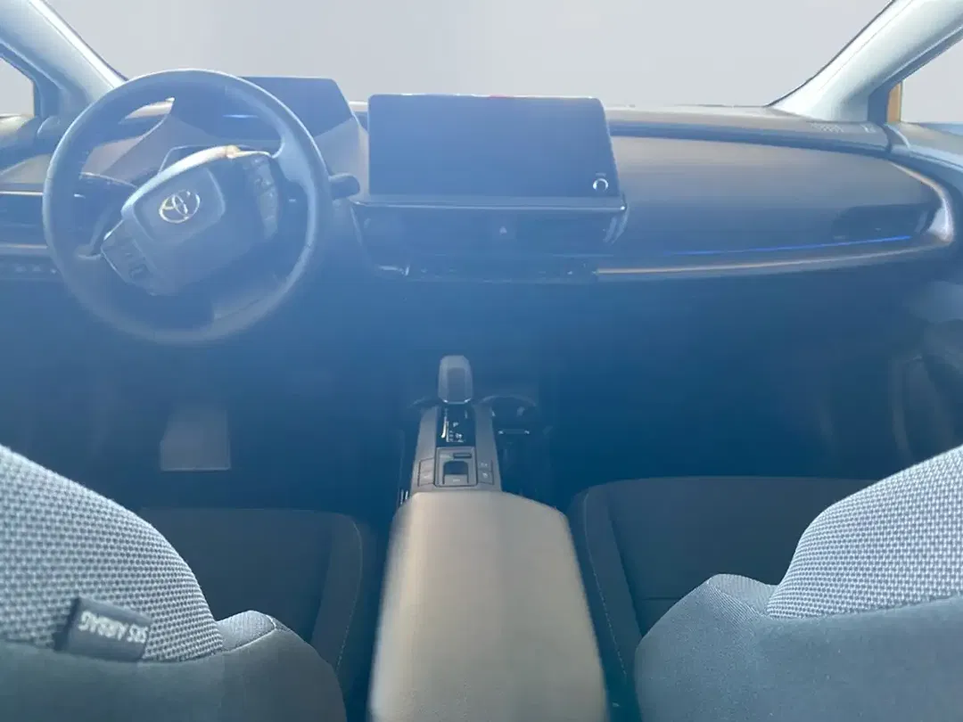 Toyota Prius - Thumbnail 8