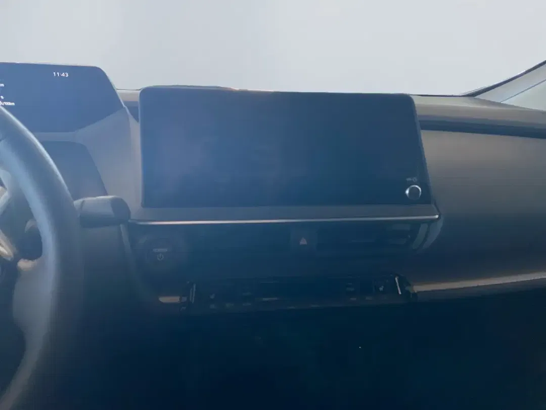 Toyota Prius - Thumbnail 13