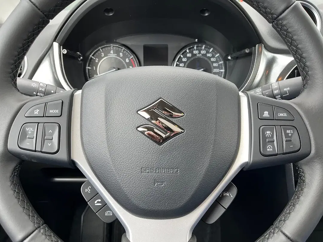 Suzuki Vitara - Thumbnail 14