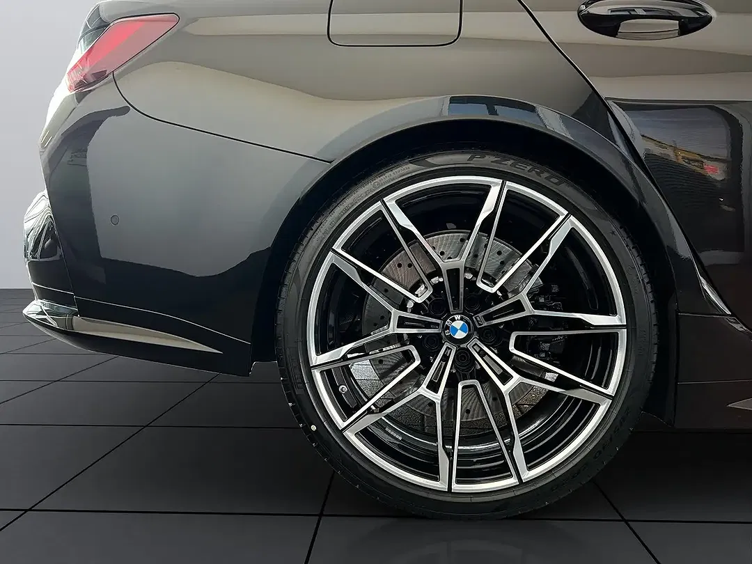 BMW M3 - Thumbnail 5