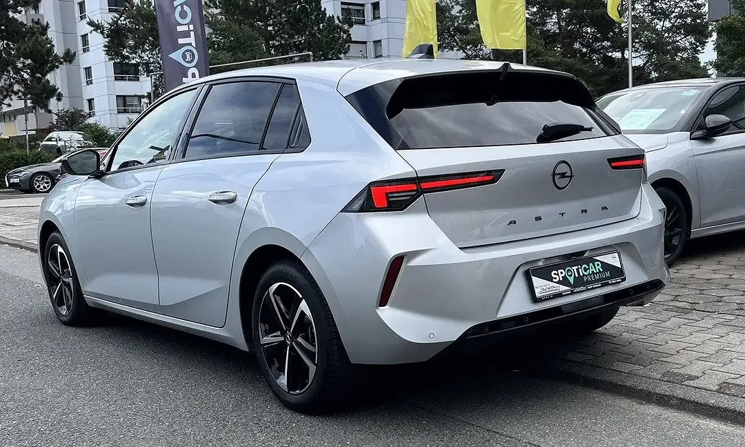 Opel Astra - Thumbnail 3