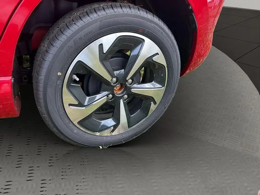 Suzuki Swift - Thumbnail 10