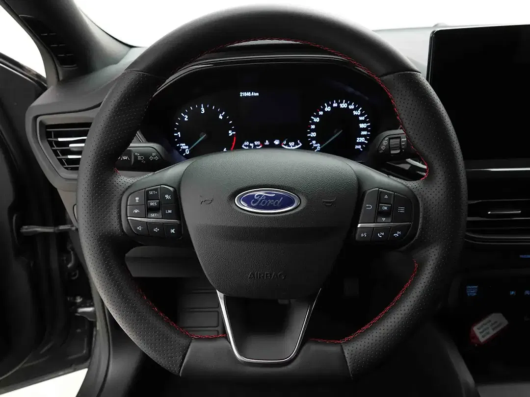 Ford Focus - Thumbnail 9