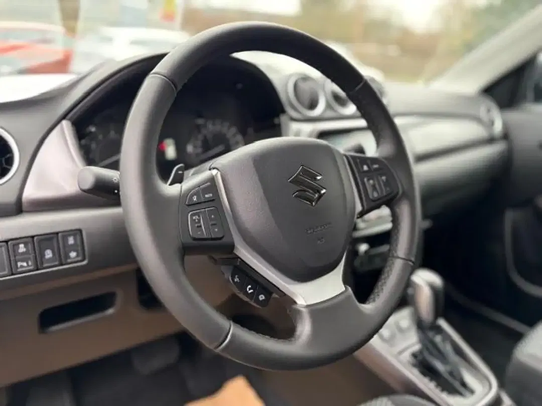 Suzuki Vitara - Thumbnail 13