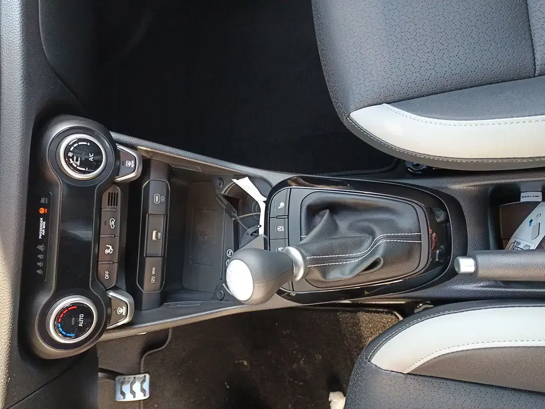 Kia Picanto - Thumbnail 10