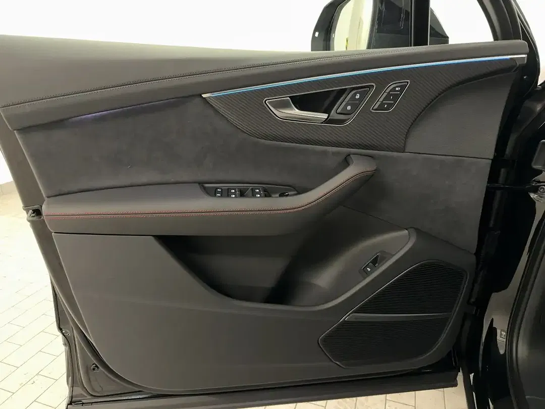 Audi SQ7 - Thumbnail 10