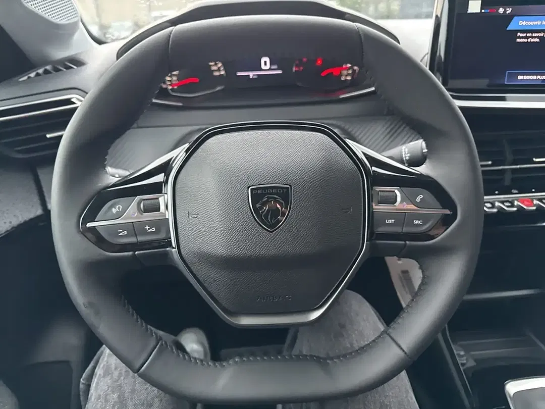 Peugeot 208 - Thumbnail 15