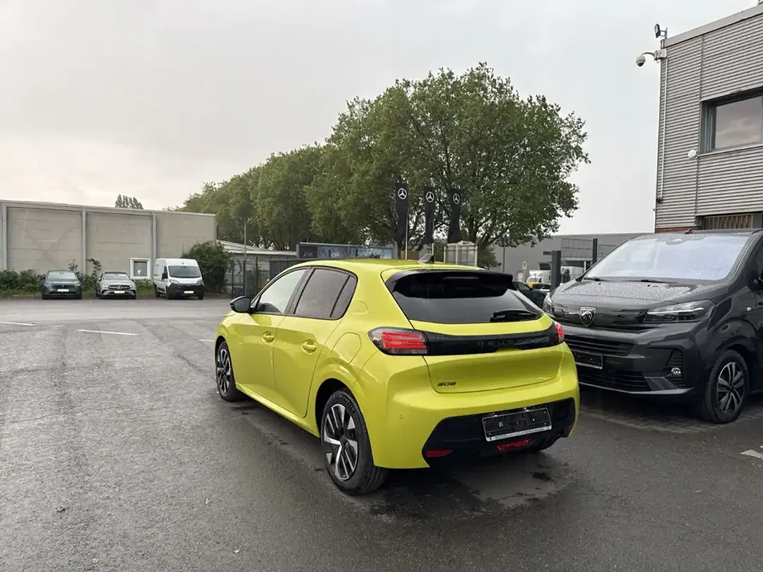 Peugeot 208 - Thumbnail 7