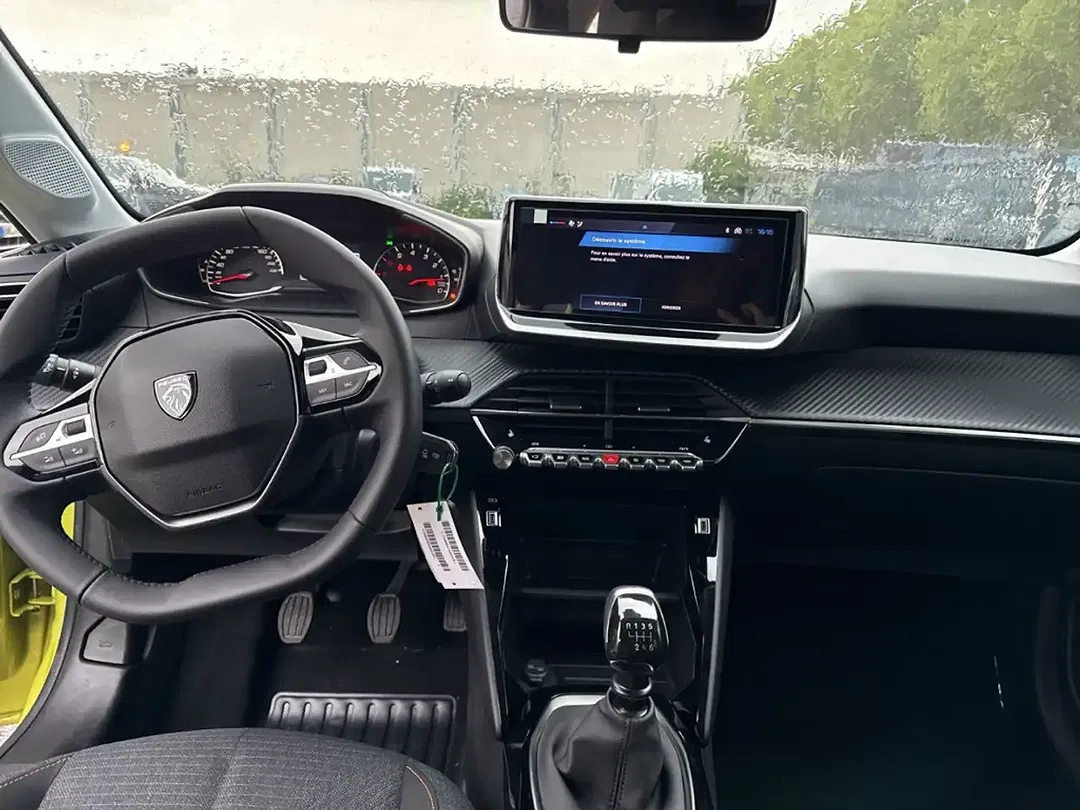 Peugeot 208 - Thumbnail 8