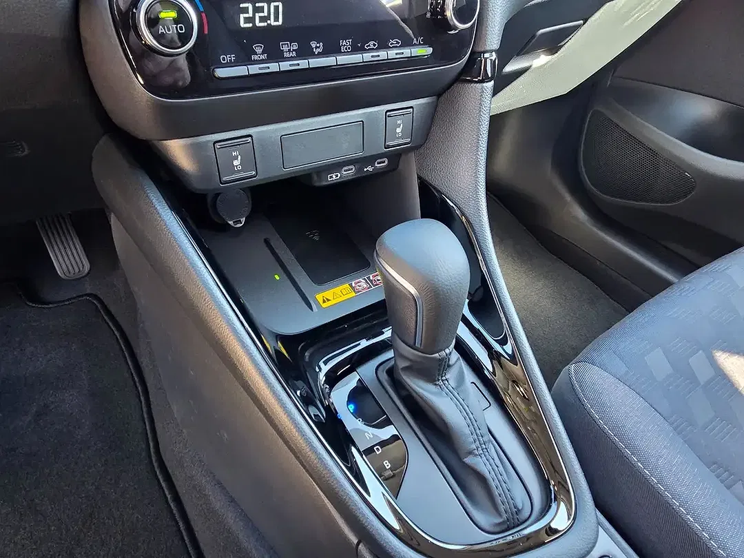 Toyota Yaris - Thumbnail 14
