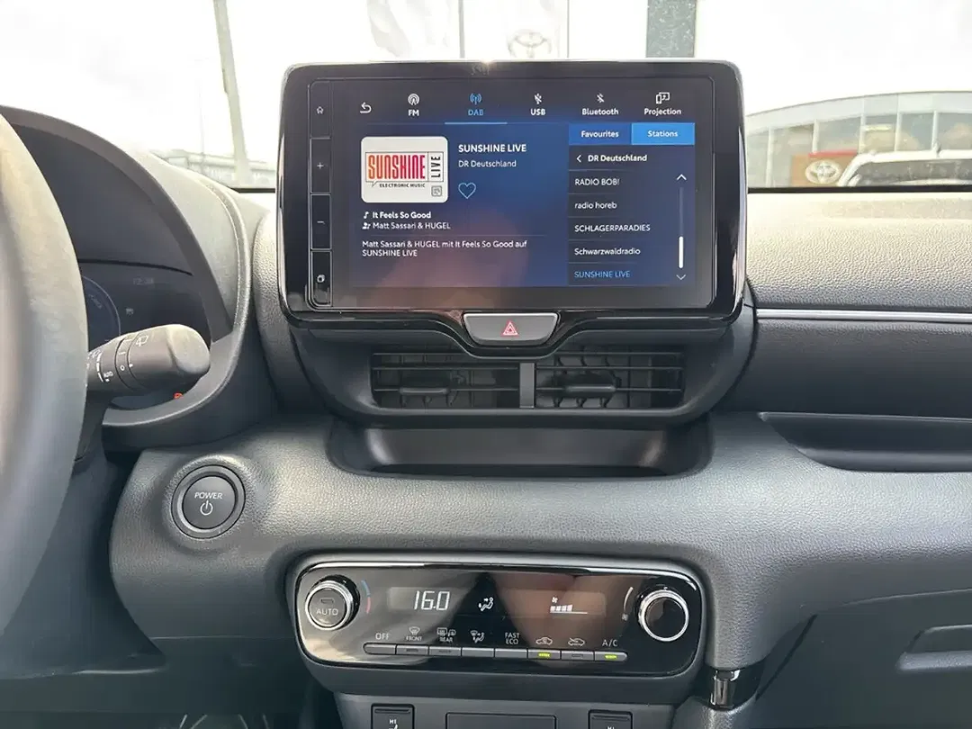 Toyota Yaris - Thumbnail 12