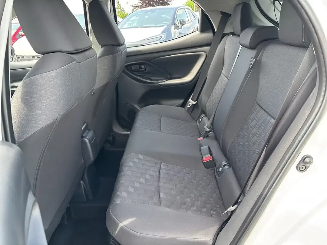 Toyota Yaris - Thumbnail 13