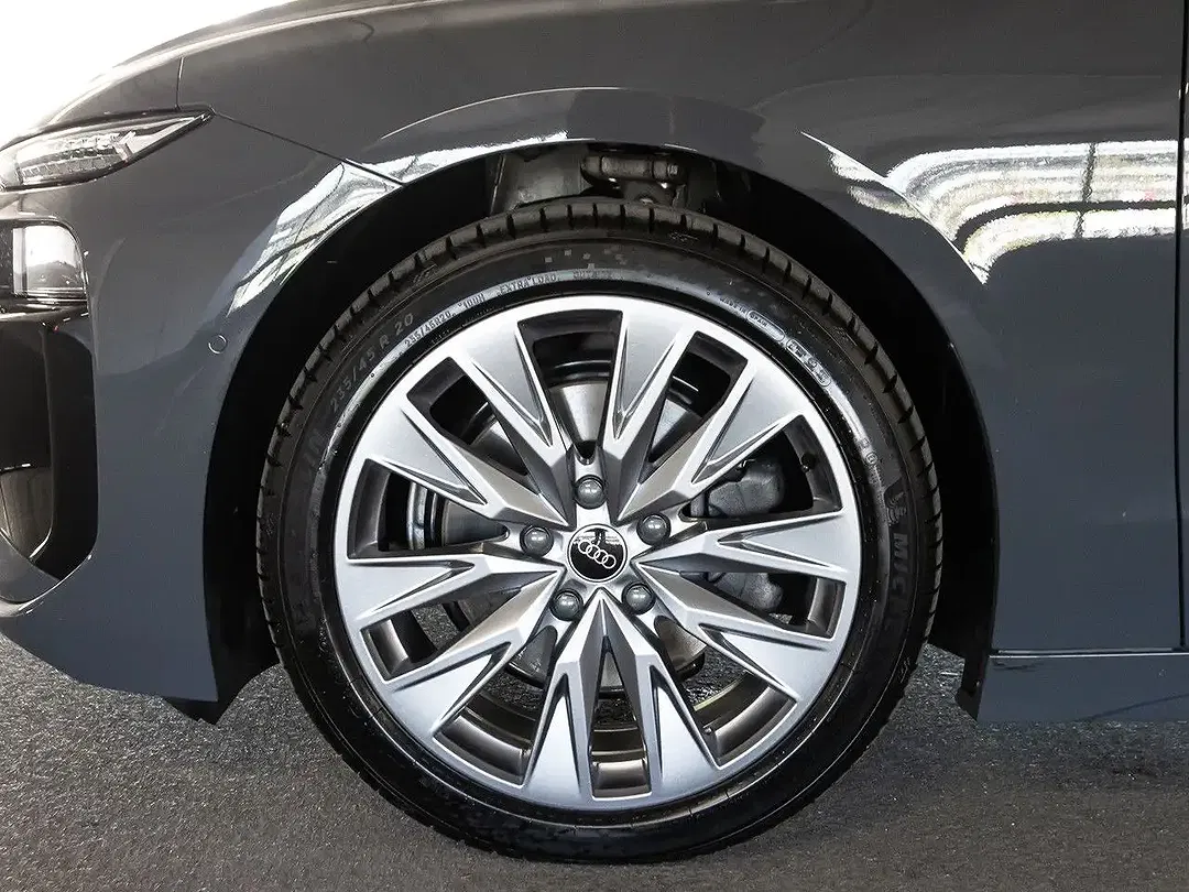 Audi A6 e-tron - Thumbnail 12