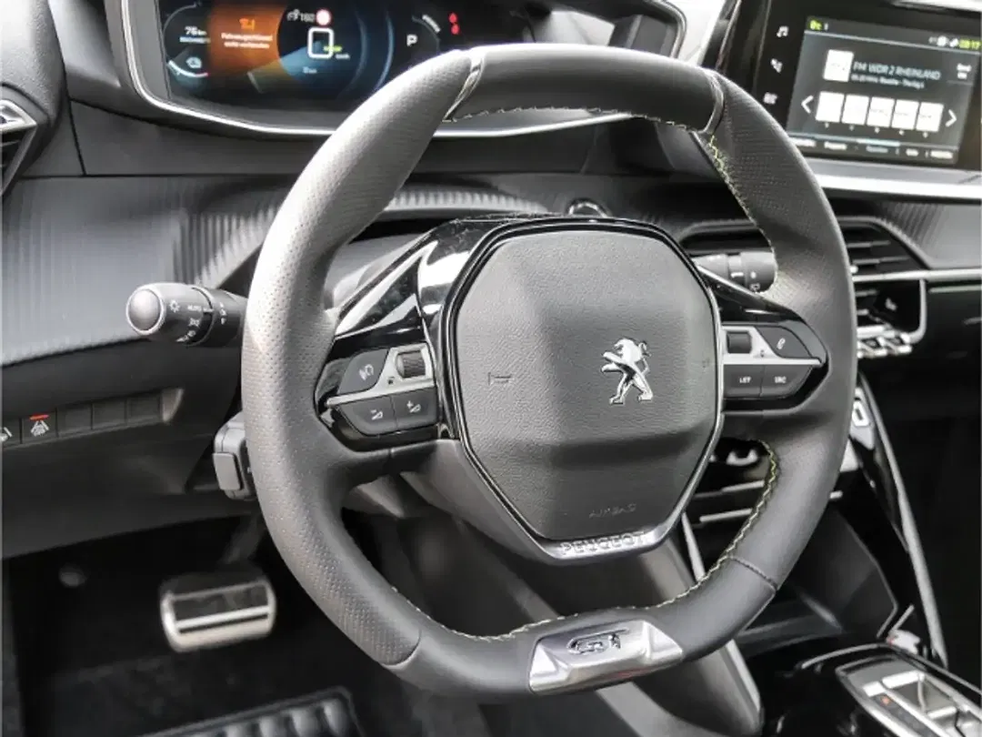 Peugeot 208 - Thumbnail 13
