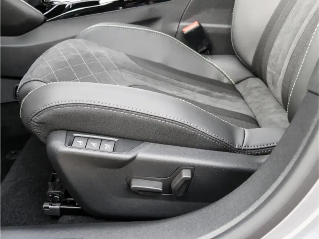 Peugeot 208 - Thumbnail 15