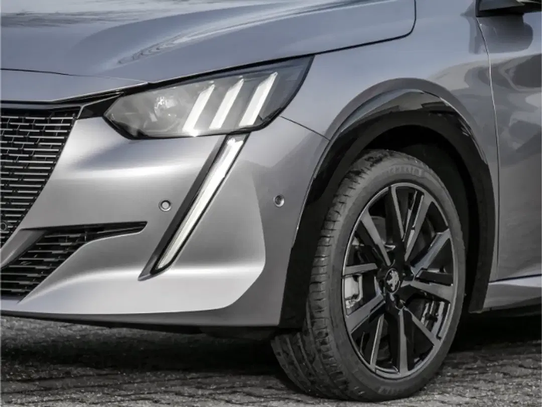 Peugeot 208 - Thumbnail 5