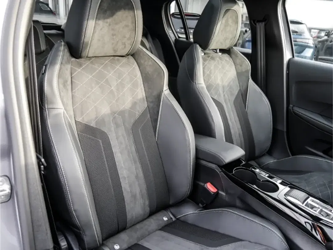 Peugeot 208 - Thumbnail 6