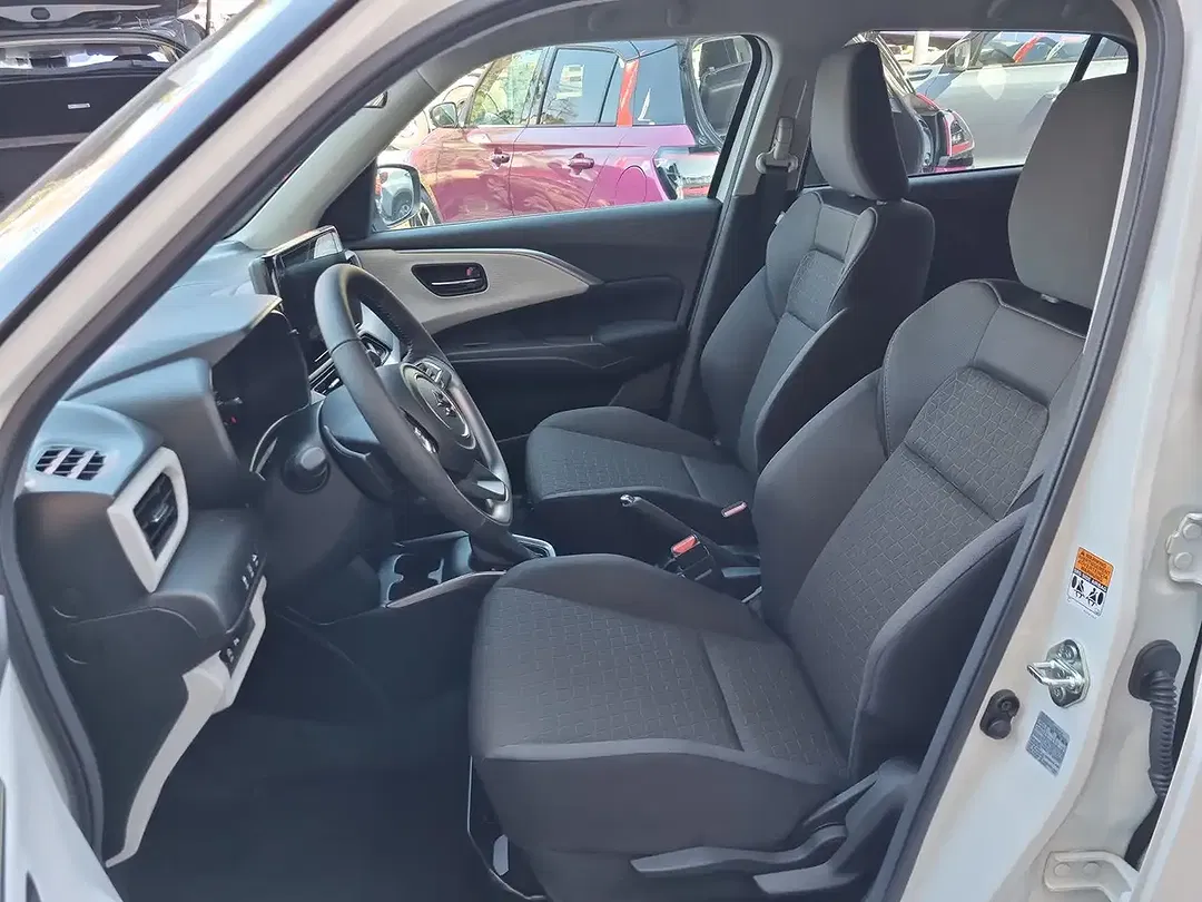Suzuki Swift - Thumbnail 10