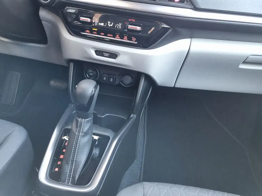Suzuki Swift - Thumbnail 14