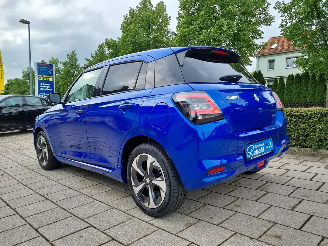 Suzuki Swift - Thumbnail 3