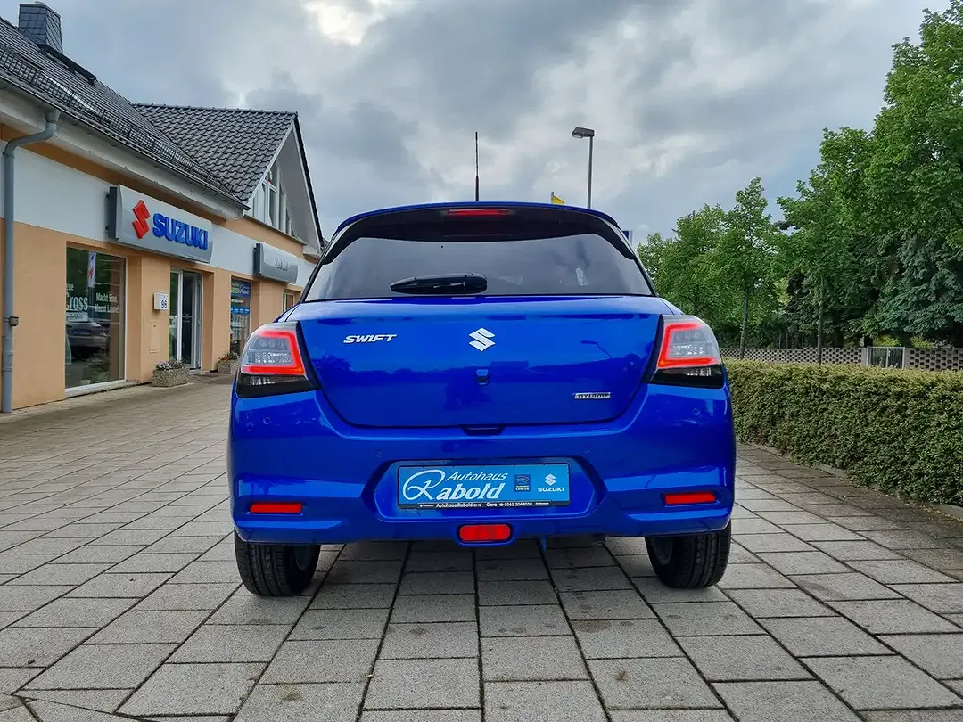 Suzuki Swift - Thumbnail 4