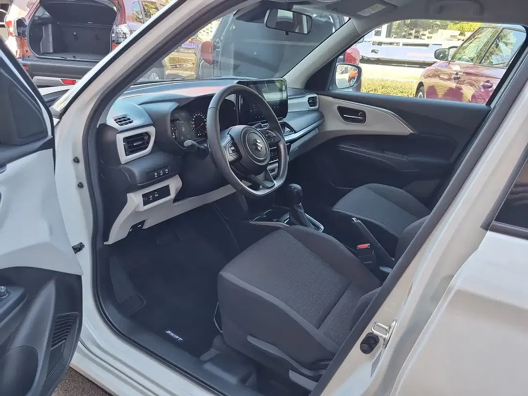Suzuki Swift - Thumbnail 9