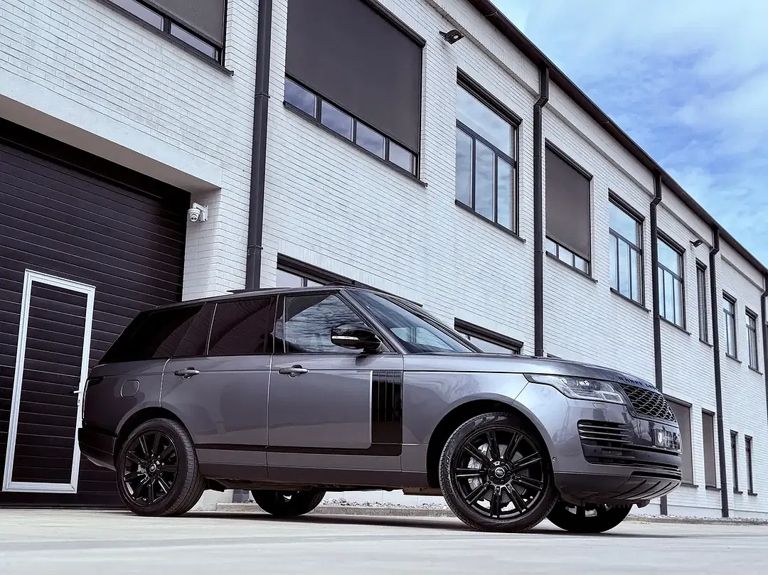 Land Rover Range Rover - Thumbnail 2