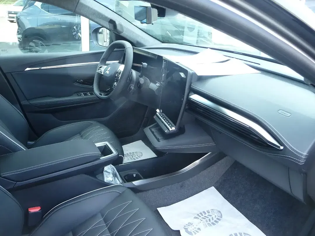 Mitsubishi Eclipse Cross - Thumbnail 8