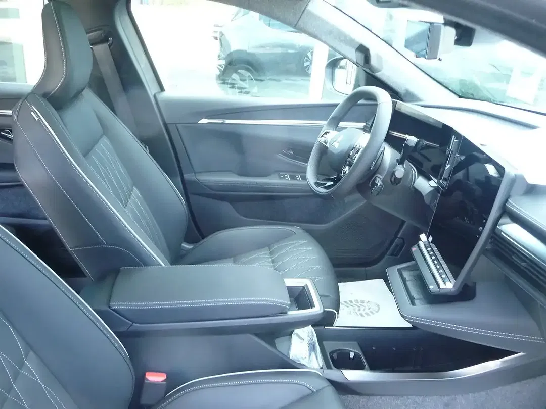 Mitsubishi Eclipse Cross - Thumbnail 9