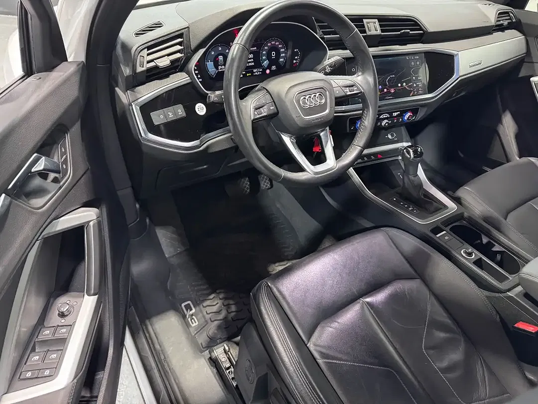 Audi Q3 - Thumbnail 3